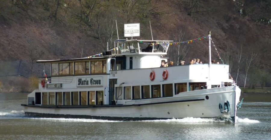 1 hour boat cruise with fragrant coffee and homemade strudel - Booking Your Exact Time Slot for Best Views
