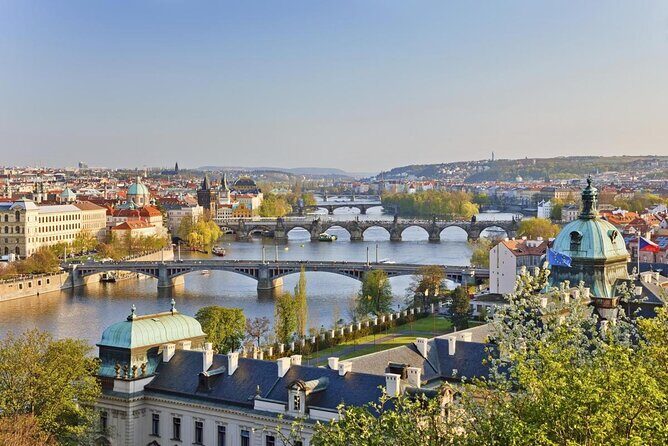 1 hour Prague Panoramic Vltava River sightseeing Cruise - The Vltava route: Charles Bridge and Prague Castle from the water