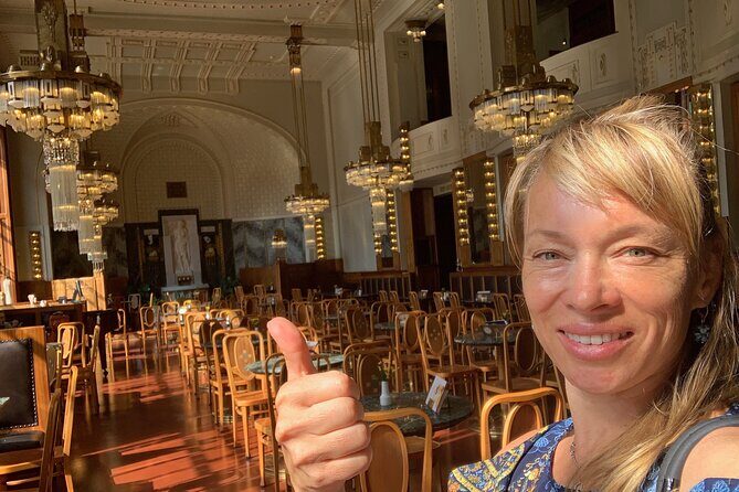 Best of Prague Private Tour with PERSONAL PRAGUE GUIDE - Where you meet your guide (and why timing matters)