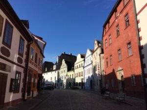 Český Krumlov: 2 Hour Private Walking Tour with Guide - From pickup to the main square: getting your bearings fast