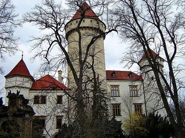 Cesky Krumlov Private day trip from Prague with Lunch and Castle admission - Cesky Krumlov Castle: revolving outdoor theatre, baroque gardens, and interiors