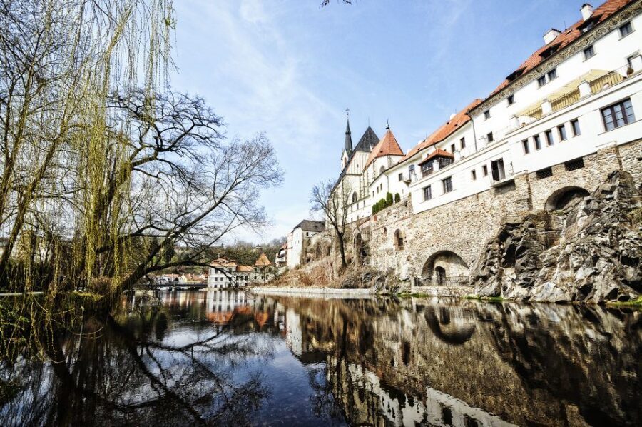 Český Krumlov - with entrance to the castle - Walking Český Krumlov’s preserved houses (and why your guide matters)