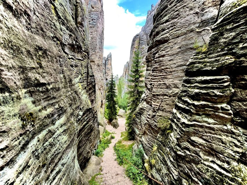 From Prague: Hike, Castle and Brewery in Bohemian Paradise - From Prague to the rock labyrinth: how the day starts and what you’ll notice