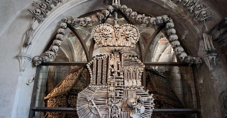 From Prague: Kutna Hora and Bone Chapel Tour - The train/ride to Kutná Hora: why the timing matters