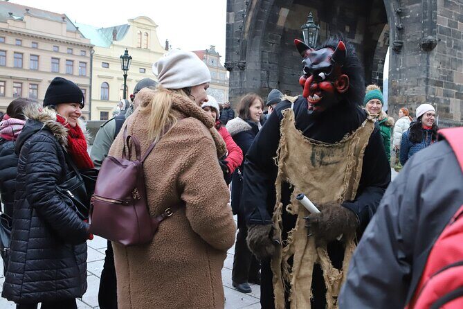 Ghosts and Legends walking tour in Prague - Small group size: why up to 25 matters in Prague