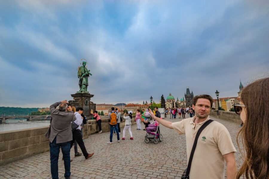 Prague: 3-Hour Walking Tour of Old Town & Prague Castle - Timing, comfort, and who this tour fits best