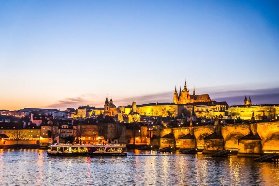 Prague: 50-Minute Sightseeing Evening Cruise - Audio Guide Setup: Headphones Matter