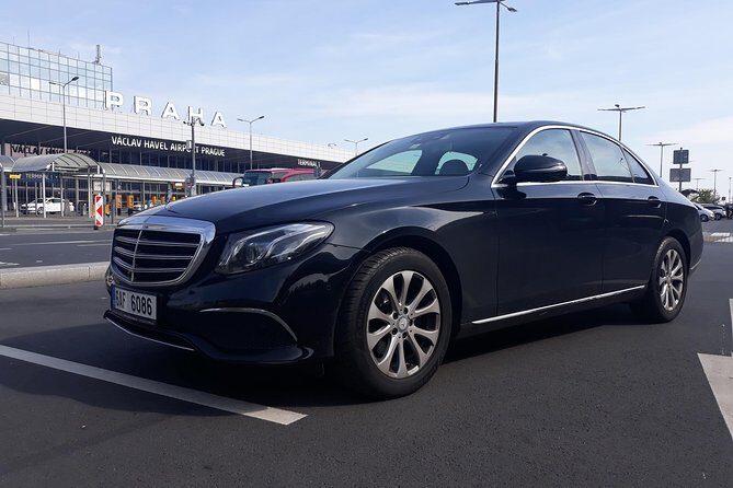 Prague Airport Private Arrival Transfer - Vehicle Choice for 1–2 vs 3–6 Travelers
