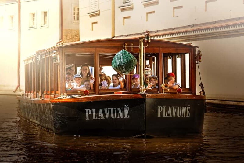 Prague: Canal Cruise Around Charles Bridge - Meeting at the Charles Bridge Museum: how to make boarding feel easy