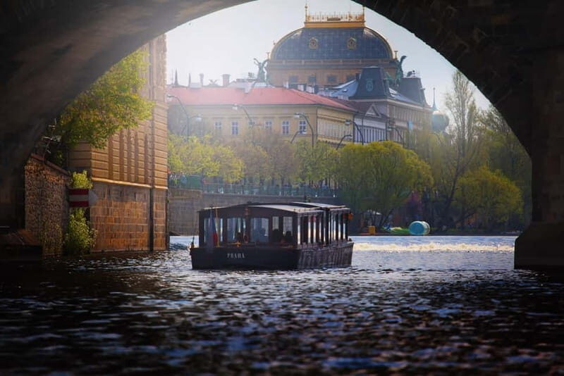 Prague: Canal Cruise Around Charles Bridge - Free drinks and seasonal snacks: the cozy part you’ll actually feel
