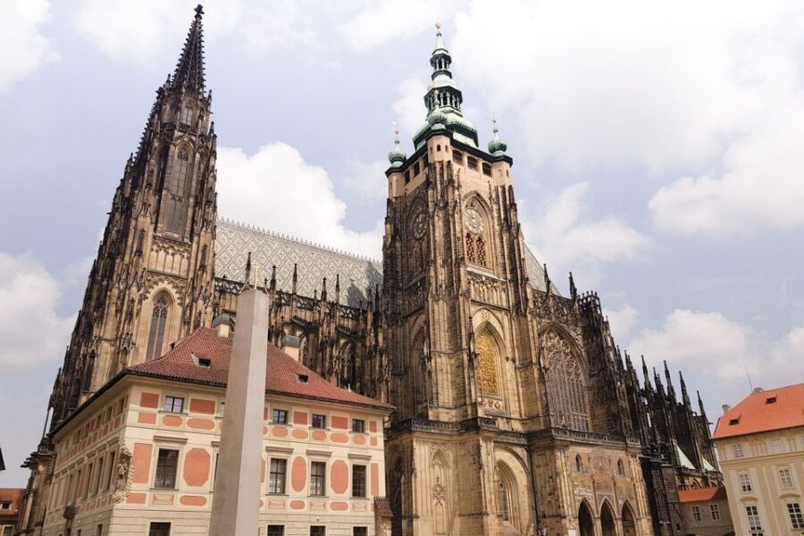 Prague: Castle, National Museum & Town Hall Tickets & Audio - Prague Castle on Circuit B: St. Vitus, Old Royal Palace, St. George’s and Golden Lane