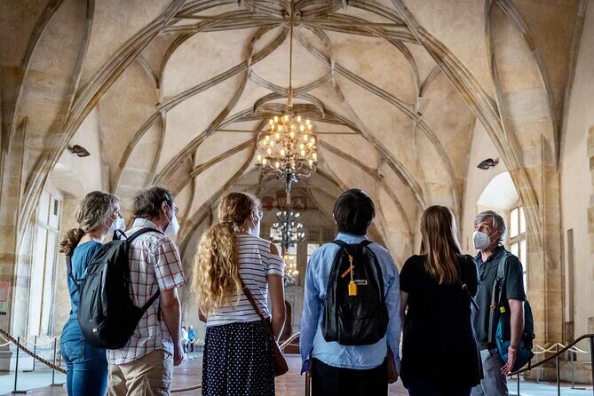 Prague Castle Walking Tour - Prague Castle on a small-group scale