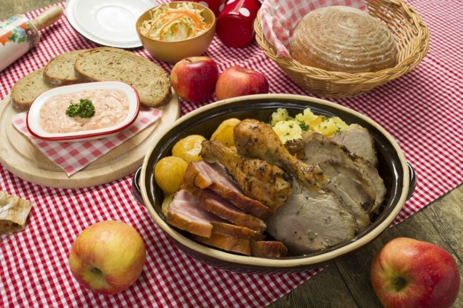 Prague: Folkloric Dinner Show with Unlimited Drinks - Value check: does $62 make sense in Prague?