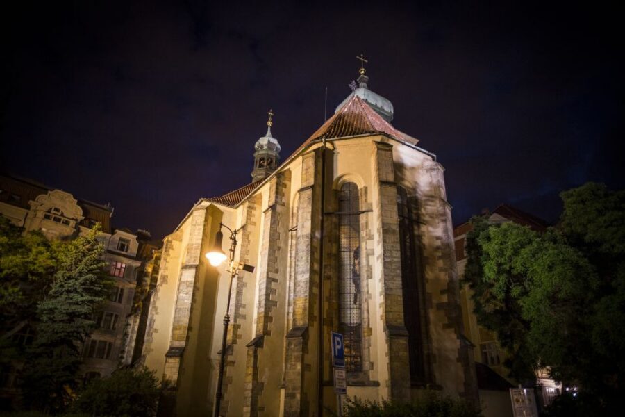 Prague: Ghosts and Legends of the Old Town Evening Tour - Meeting at Týnská or Dlouhá, Then Winding Into the Dark