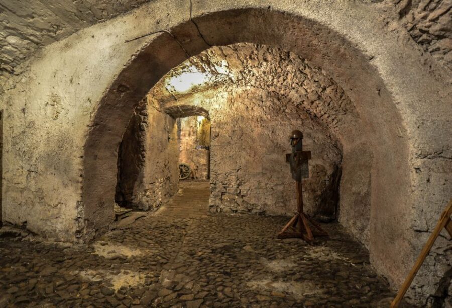 Prague: Ghosts, Legends, Medieval Underground & Dungeon Tour - Medieval Underground: Plague Doctor, Floods, and an Alchemist-Style Lab
