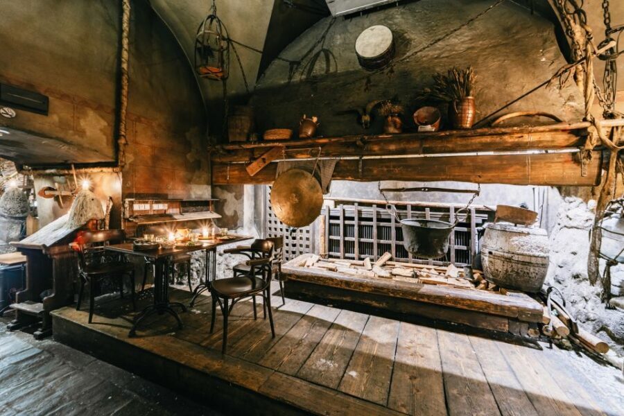 Prague: Medieval Dinner with Unlimited Drinks - A Medieval Tavern Night at U Pavouka: What the Show Really Feels Like