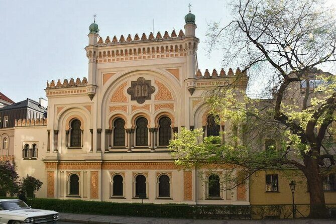 Prague Old Town and Jewish Quarter 90 minutes Guided Tour - The Jewish Quarter walk: landmarks, meaning, and small-street pace