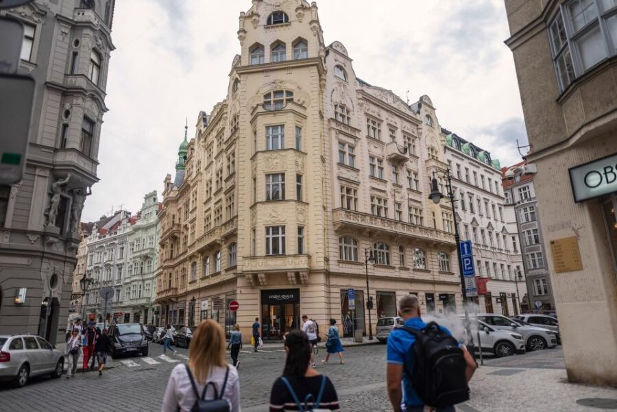 Prague: Old Town and Jewish Quarter Guided Walking Tour - Key things to know before you go
