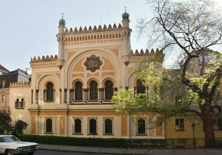 Prague: Old Town and Jewish Quarter Guided Walking Tour - Value check: is $22 worth it for exteriors-only?