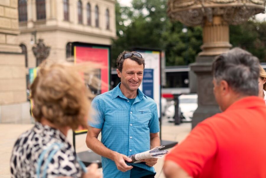 Prague: Old Town and Jewish Quarter Guided Walking Tour - Who should book this tour—and who should skip it