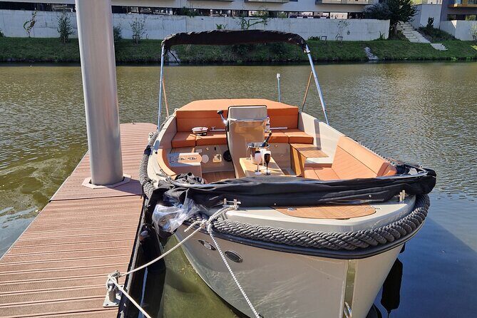 Prague Private Boat Tour - 2 Hours - Who should book this private Vltava cruise