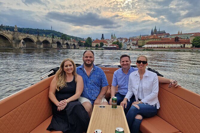 Prague Private Boat Tour - Door-to-Boat Timing: Pickup and How You’ll Use Your Hour