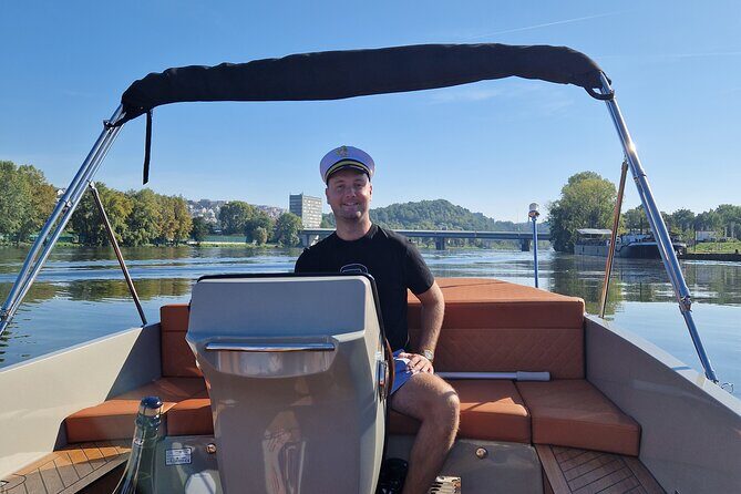 Prague Private Boat Tour - Philharmonic Walls, Parliament-Era Rooms, and Government Buildings