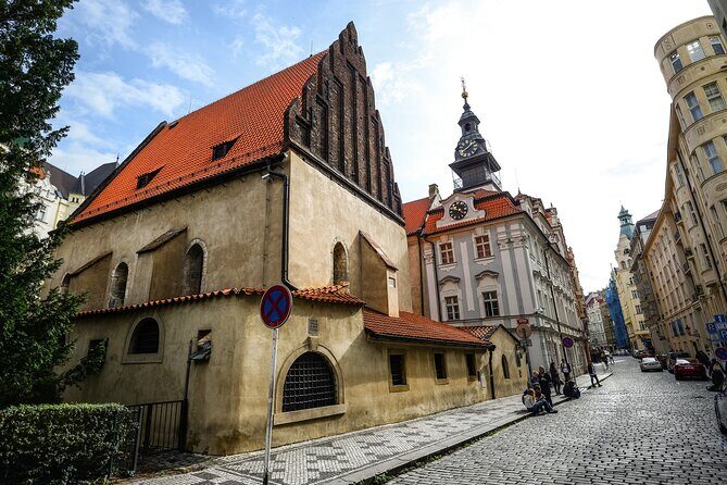 PRIVATE: 3h Stories of Prague Jewish Quarter Tour, drink included - Price and ticket math: what you really pay