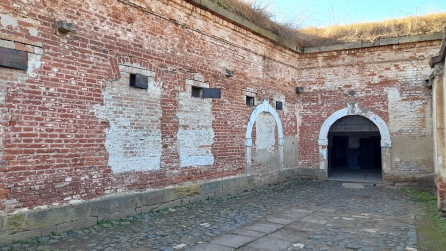 Private Half-Day Tour To Terezin Concentration Camp - Getting There From Prague: Easy Transportation, Real Time on Site