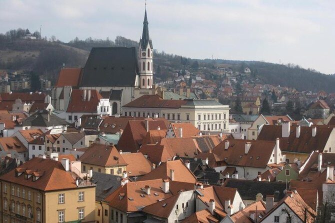 Private transfer in a Sanitized Car Prague to Vienna with 2h stop Cesky Krumlov - The Cesky Krumlov stop: two hours with easy walking