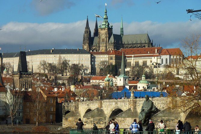 Shared Arrival Transfer: Prague Airport to Hotels - How to set yourself up for success (so the transfer feels easy)