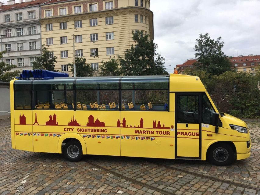 Short city tour by bus - 1 hour - Key moments worth your attention