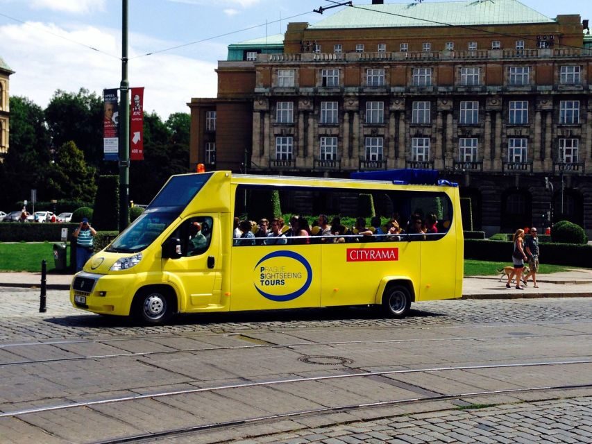 Short city tour by bus - 1 hour - A One-Hour Bus Tour That Teaches You the Layout