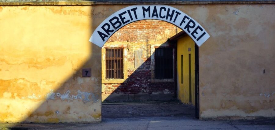 Terezin: Guided Tour of the Concentration Camp and Museum - Getting from Prague to Terezín: a 6-hour day with a clear rhythm