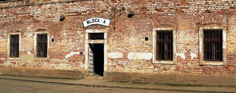 Terezin: Guided Tour of the Concentration Camp and Museum - Terezín Memorial and Ghetto Museum: why the order of stops matters